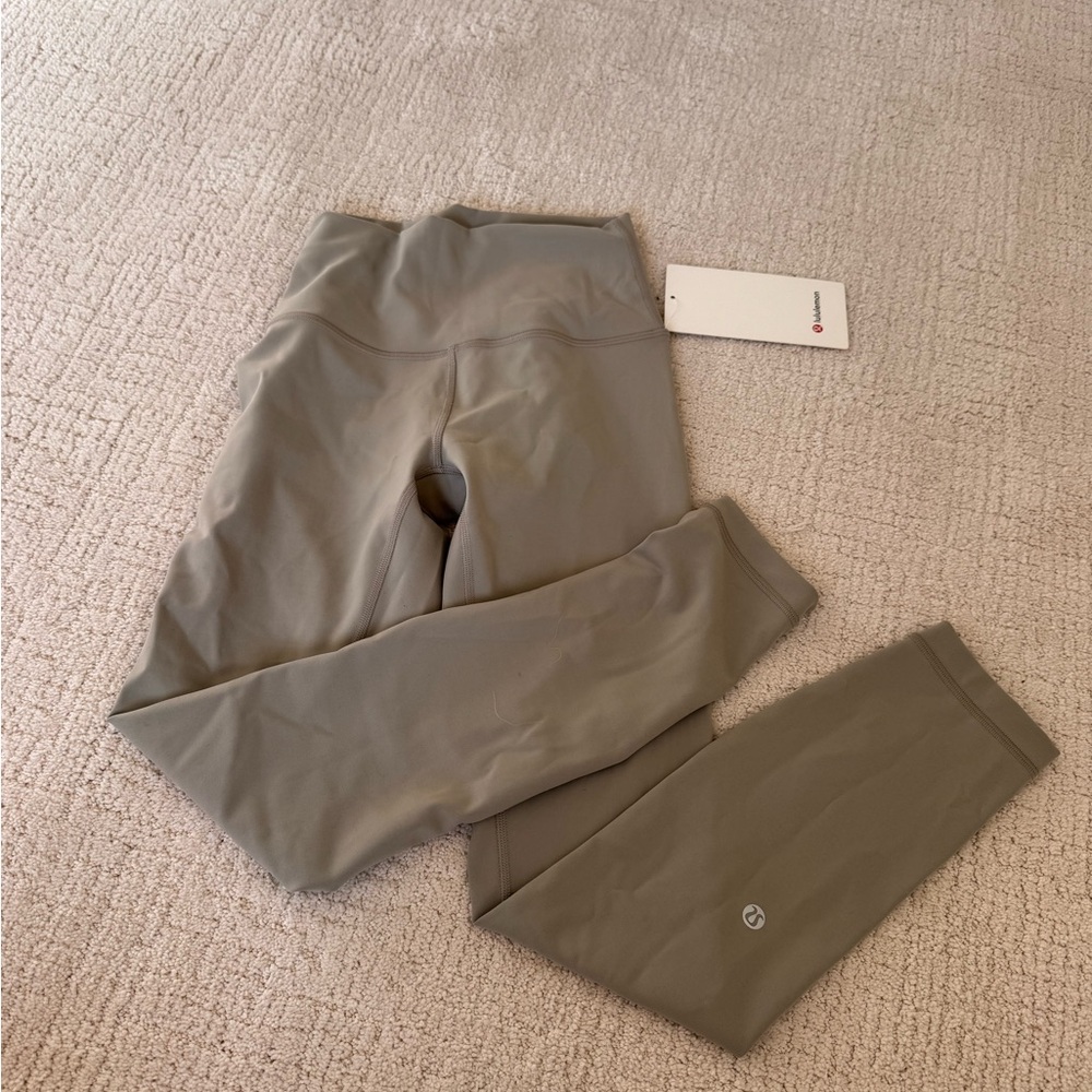 NWT Lululemon wunder train 25” size4